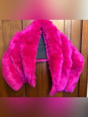 Fuchsia Faux Fur Capelet - Women's Plush Evening Wrap